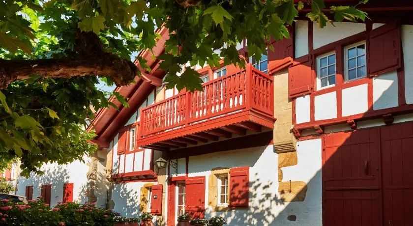Maison Dominxenea - Image 1