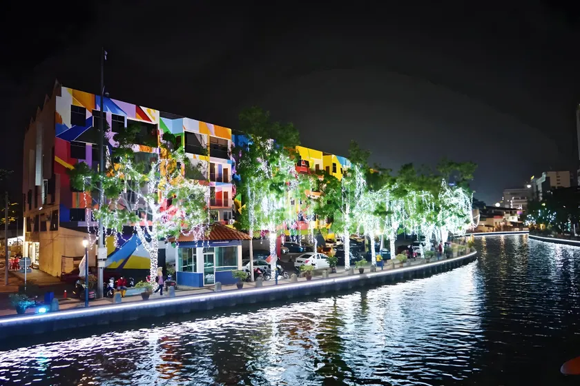 906 Riverside Hotel Malacca - Image 1