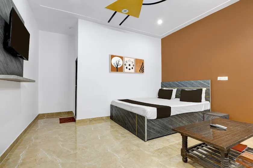 Hotel O by OYO NAMAN INN - Image 1