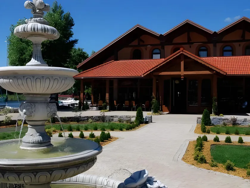 Hotel Roś - Image 1