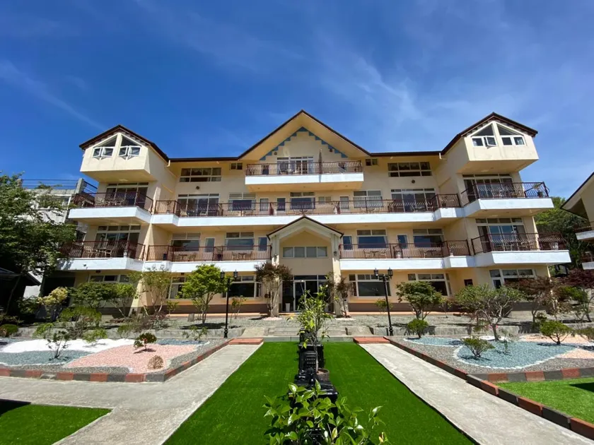 Qingjing Baiyun Resort - Image 1