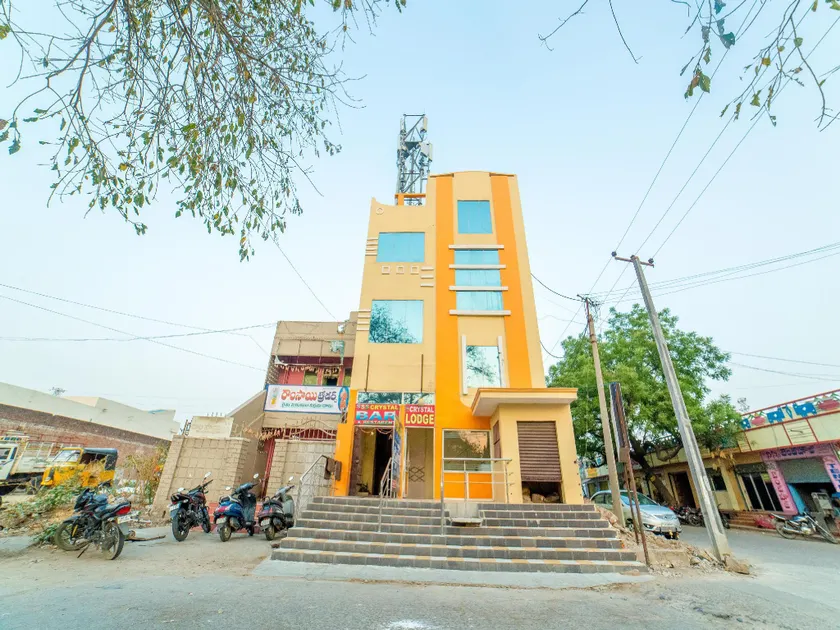 Hotel O Crystal - Image 1