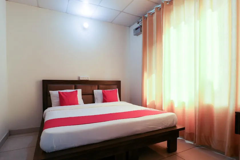 Hotel O Rk Inn - Image 1