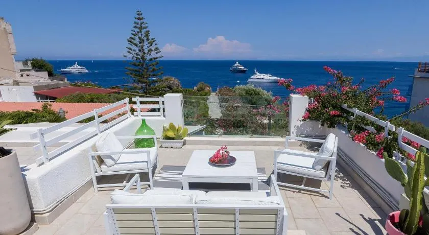 Villa Sea Rose - Image 1