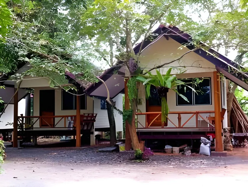 Baan Tai Rom Yen Resort - Image 1