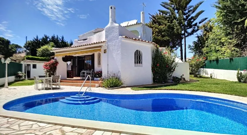 Villa Palmeira Galé Beach - Image 1