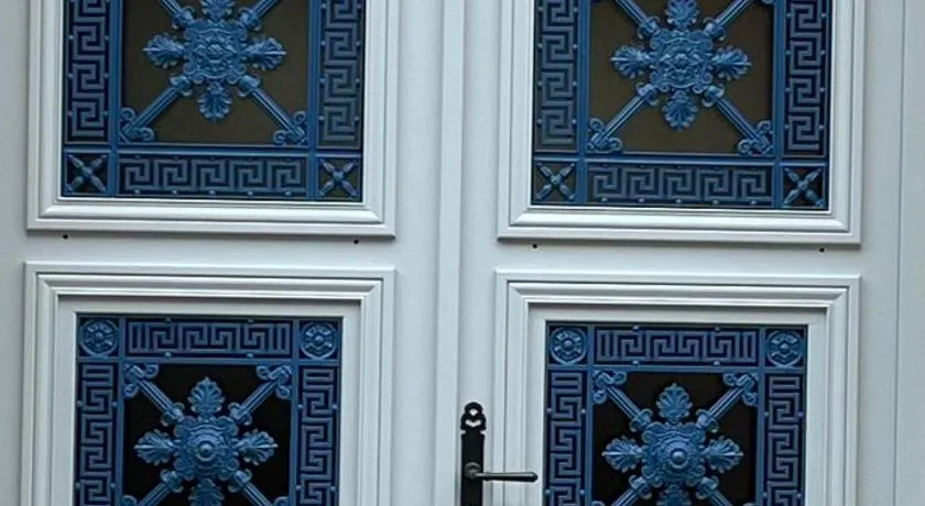 Les Portes Bleues - Image 1
