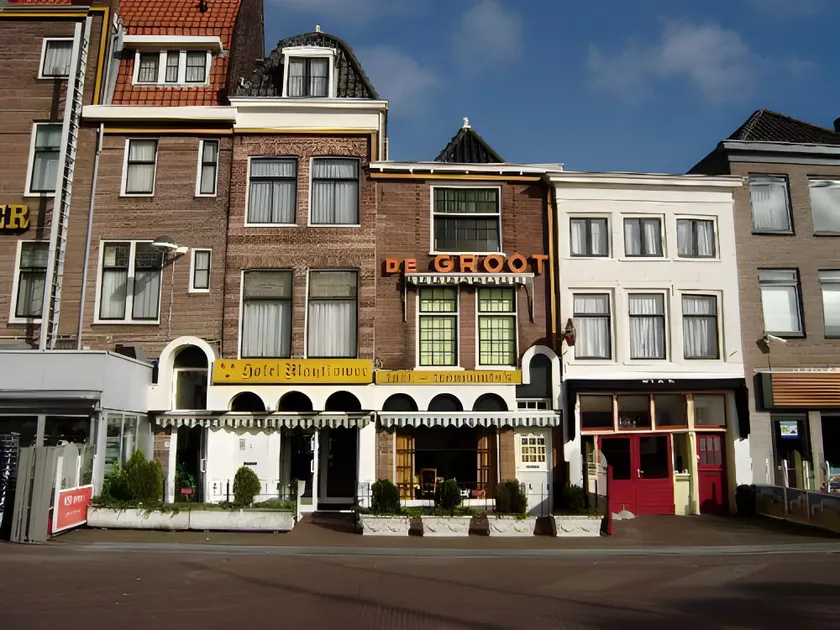 Hotel Mayflower - Image 1