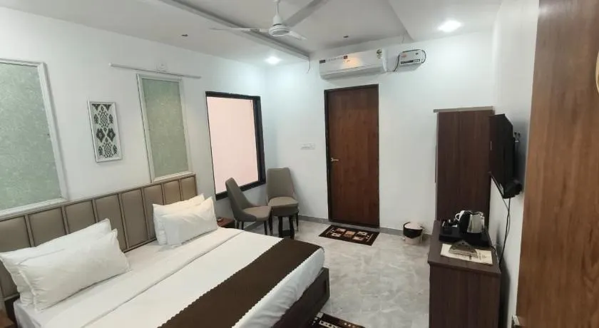 Hotel Yashoday - Image 1