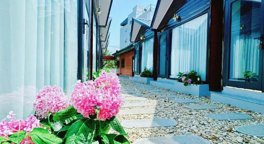 Homestay Nang Moi - Phố đi bộ Quan Lạn - Image 1