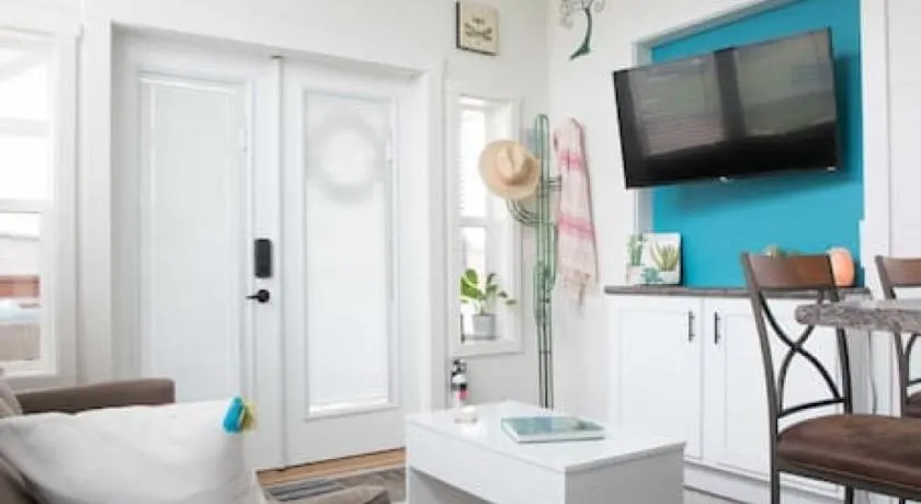 Simply Southern Tiny House Retreat - Image 1