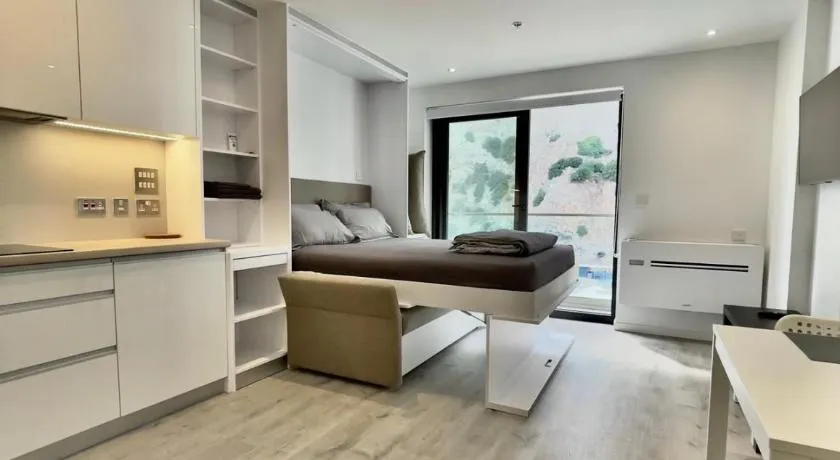 Holiday studio apartment near the beach and city centre - Image 1
