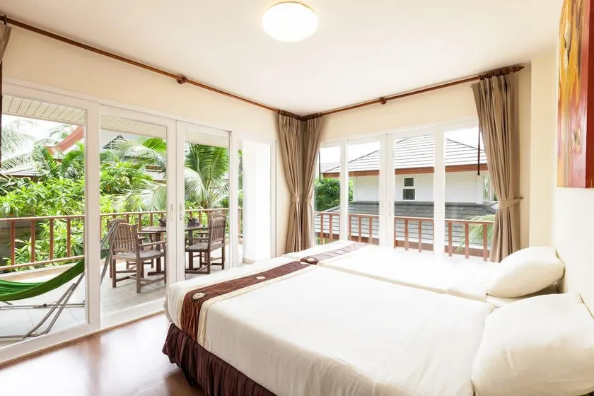Baan Talay Samran 4 Bedrooms Villa with Beach and 3 pools - Image 1