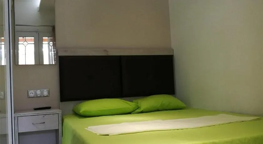 small booking room - Image 1
