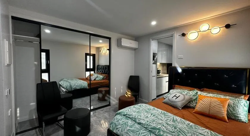 Executive Suite - Image 1