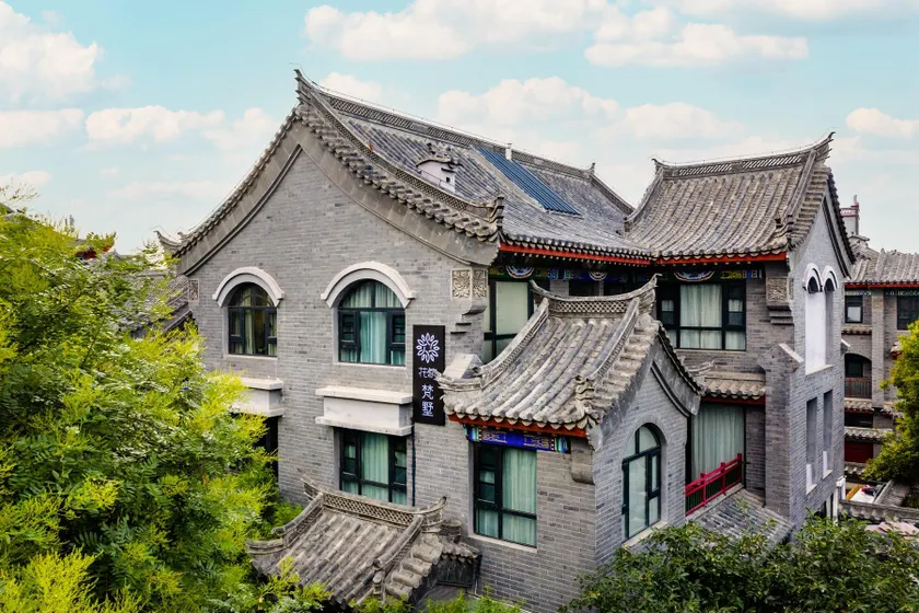 Floral Hotel Fanshu Heluo Ancient City Yangwan Subway Station - Image 1