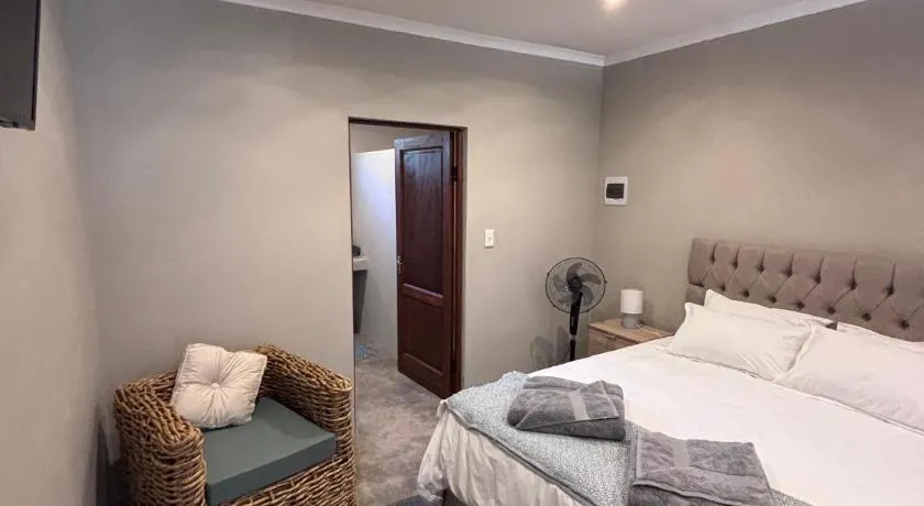 LuVic Guesthouse - Image 1