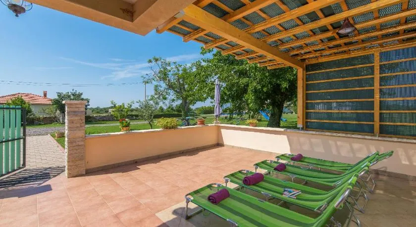 House ULIKA - Image 1