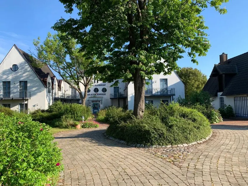 Hotel Zur alten Schmiede - Image 1