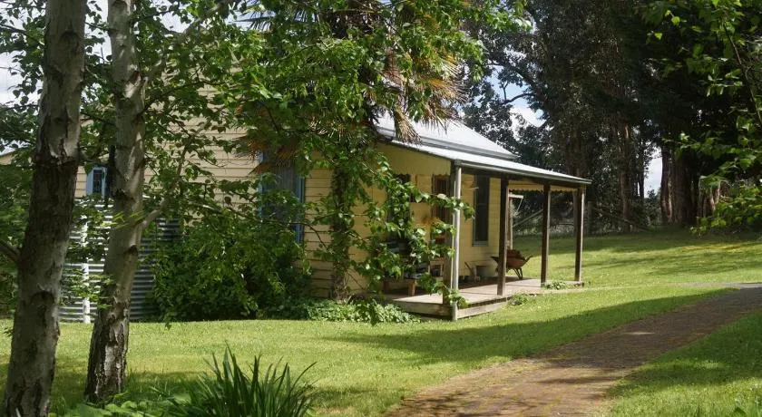 Colby Cottages, Wooragee near Beechworth - Image 1