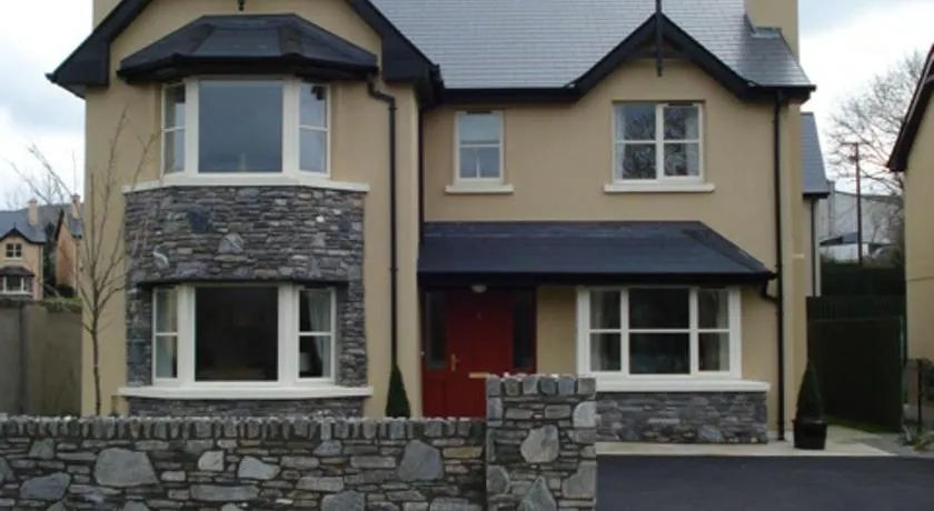 ArdMullen Townhouse X Davitt's Guesthouse & Restaurant Kenmare - Image 1