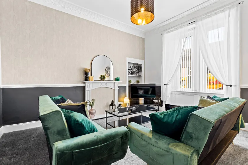 Bonnie Lodgings - Muir Street - Image 1