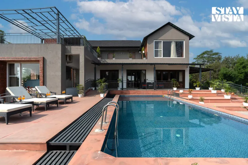StayVista's Villa Aera - 4BHK with Infinity Pool & Bar - Image 1