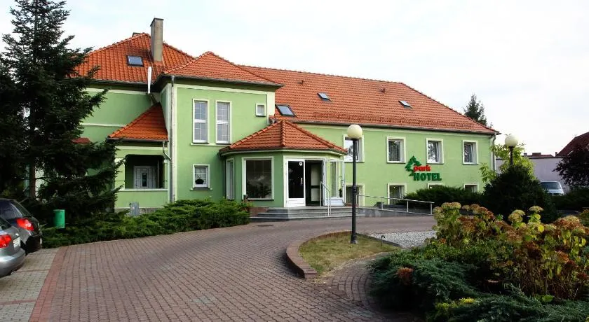 Park Hotel - Image 1