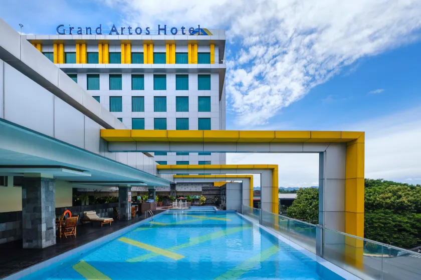 Grand Artos Hotel & Convention - Image 1