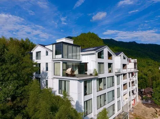Fuyun Yizhan Hostel - Image 1