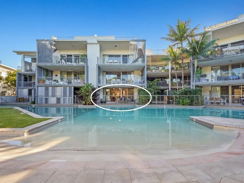Three BR Stunning Poolside Apartment - Casuarina - Image 1