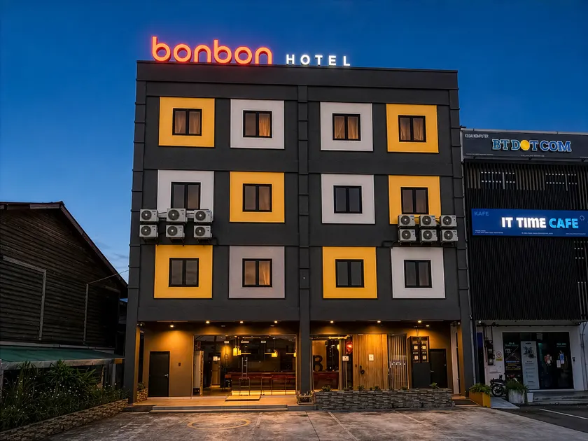 Bonbon Hotel - Image 1