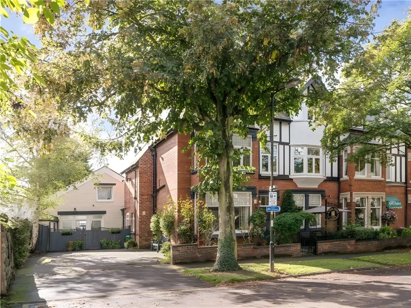 Acorn Lodge Harrogate - Image 1