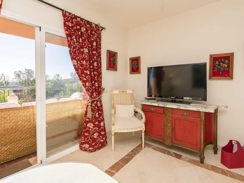 Voll ausgestattete großzügige Ferienwohnung mit Pool, Garten und Terrasse - Image 1