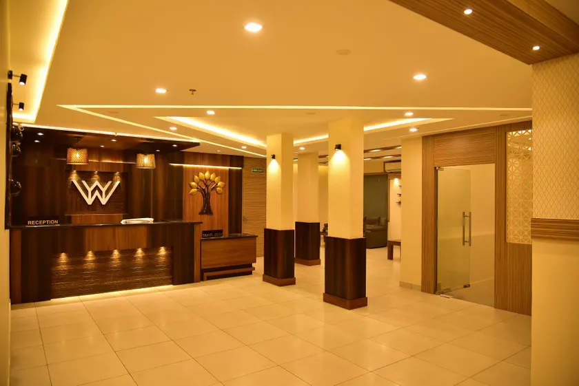 WHITE SUITE HOTEL - Image 1