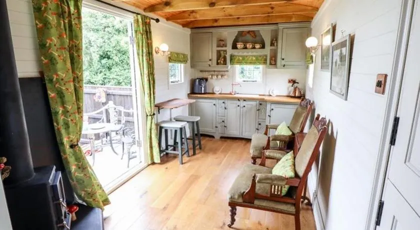Natures Nook - Luxury XL Wagon Louth Lincolnshire - Image 1