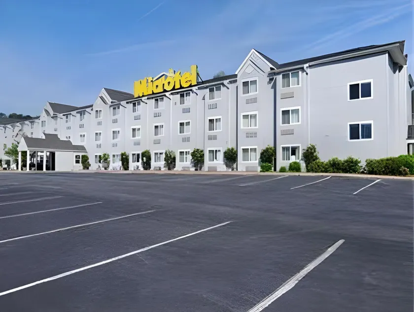Budgetel Inn Birmingham  - Image 1