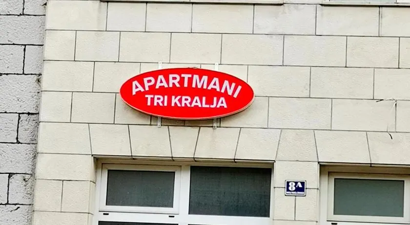 TRI KRALJA - THREE KINGS Apartments in the center with private parking - Image 1