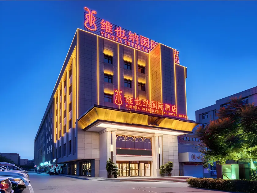 Vienna International Hotel Urumqi International Airport - Image 1