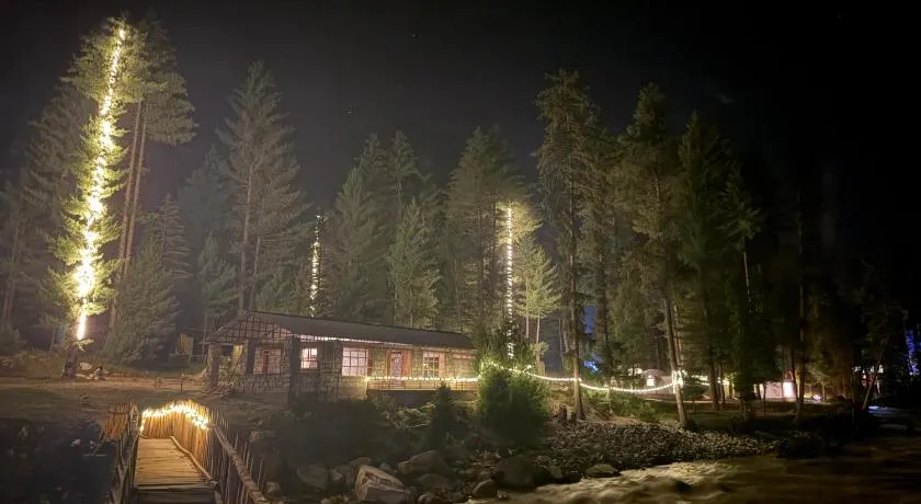 The Woodpecker - Glamps & Resorts - Image 1