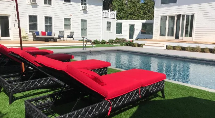 Seven Resort Style Inn near Beach - Image 1