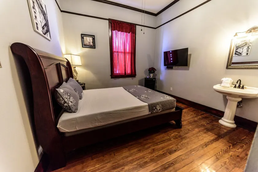 Hotel DeFuniak - Image 1