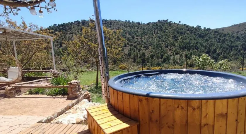 Esencia Lodge - luxurious off-grid cabin retreat - Image 1