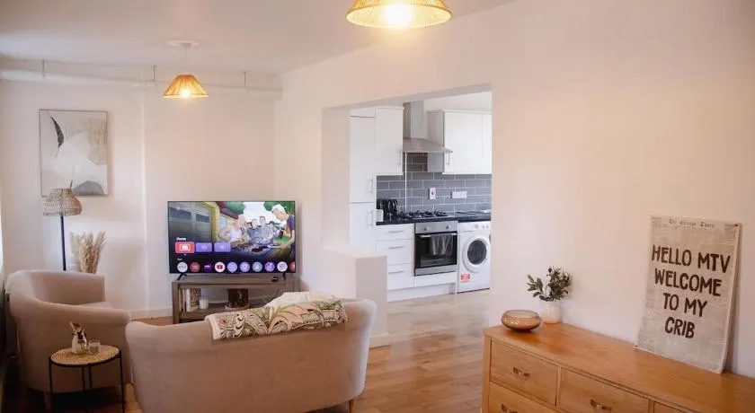 Perfect for 4 - 2 Bedroom 2 Bathroom Apartment Bermondsey, Tower Bridge, London Eye - Image 1