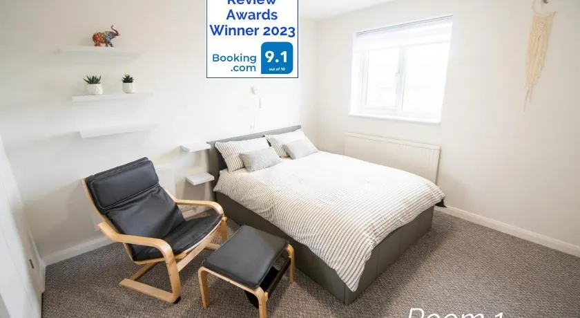 Town House Chantry - With Self Check In and Free Parking - Rooms at ipswichdigs - Image 1
