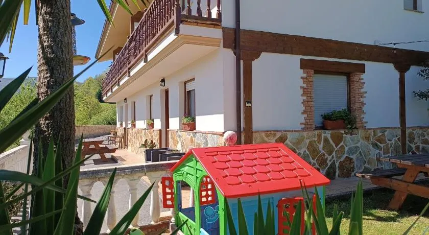 Apartamentos la Escuela en Cantabria - Image 1