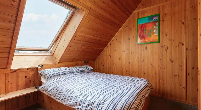 Capsule Rooms, FREE PRIVATE PARKING - Image 1