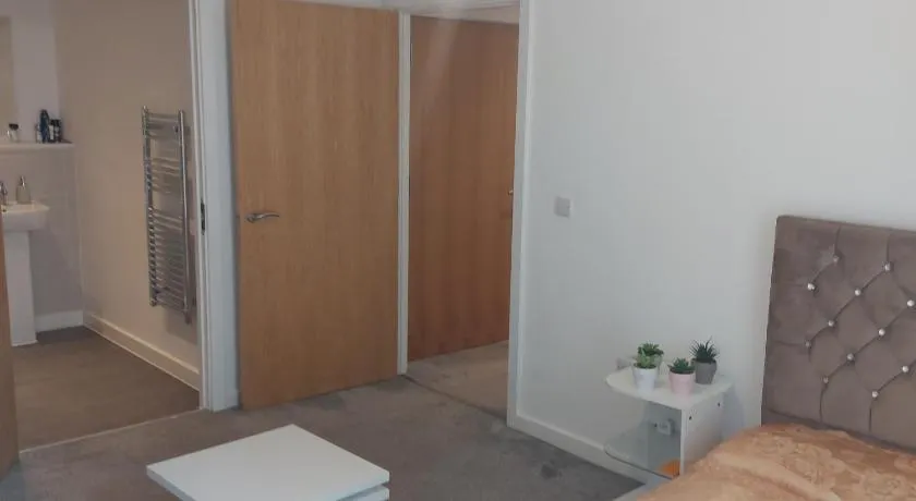 Ensuite Double Bedroom, Live in landlord - Image 1