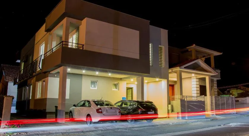Vila Manuela - Image 1