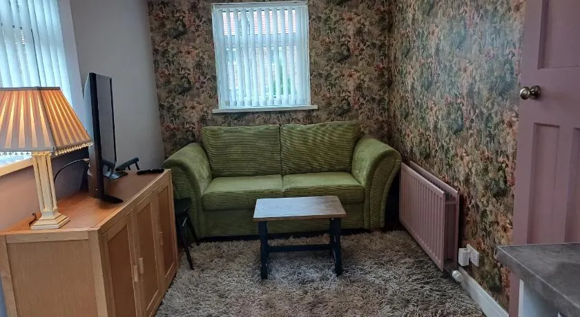 Garden Apartment Morpeth- with lockable bike storage! - Image 1